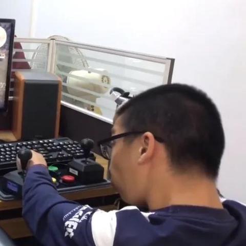 《巫师》色情卡片跟女角色对不上 因为设计师是色盲