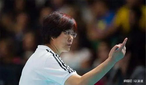 谷爱凌摘金后首度发文！晒奥运金牌、身披国旗照