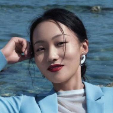 邵雨轩类型博主爆红逻辑，普通人做接地气搞笑号的实战指南