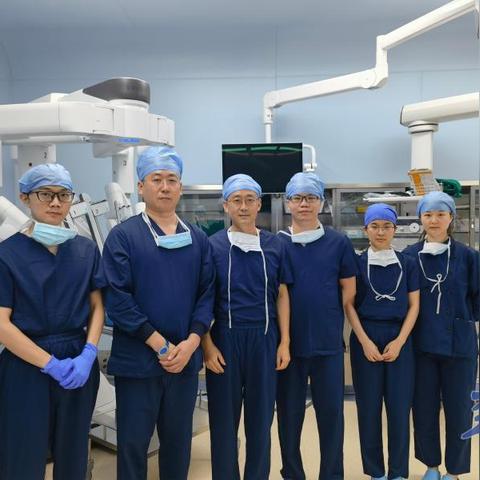 机器人女友指日可待 高开衩旗袍最方便下劈的动态图