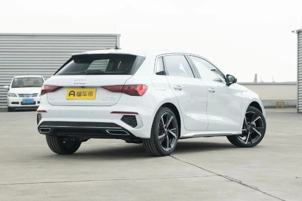 BBA全部降价!10万提《飞驰人生》同款奥迪A3香不香?