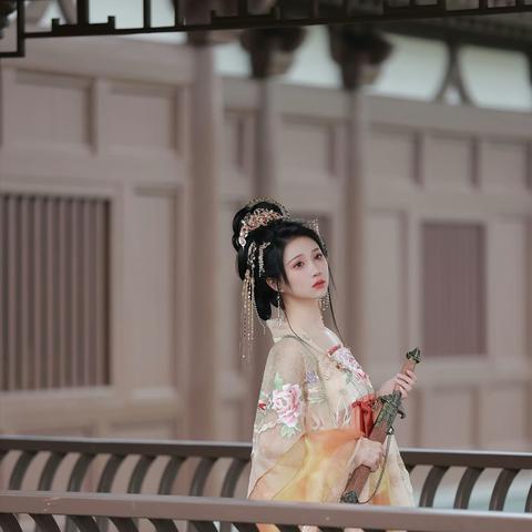 穿上小姐姐最贵的衣服 年后再说的年后来了的囧图