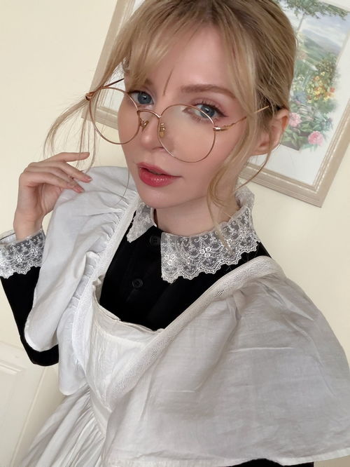 顶不住！《生化危机4》艾什莉"脸模""体模"女仆装同框