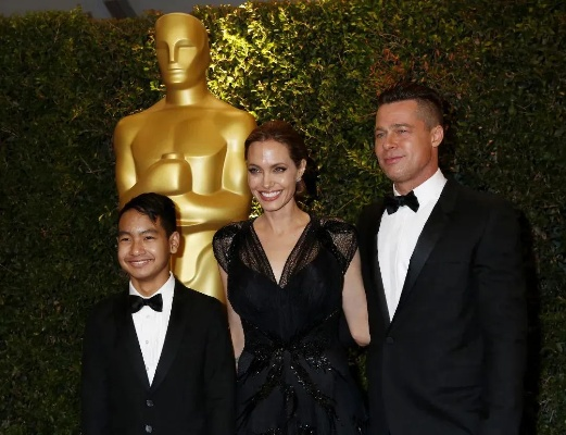 朱莉与皮特的长子马多克斯 新片宣传里也删去了父姓