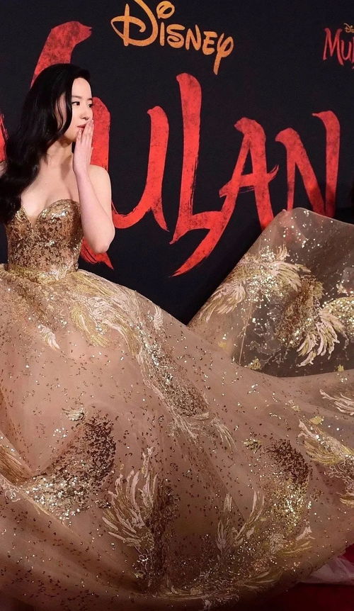 金凯瑞走红毯视频外网疯传 网友纷纷质疑其看起来不对劲