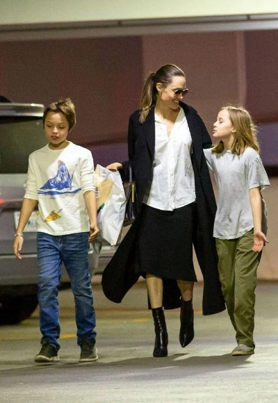 朱莉与皮特的长子马多克斯 新片宣传里也删去了父姓