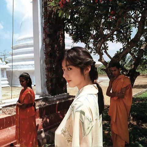 日本女星最新服装广告写真