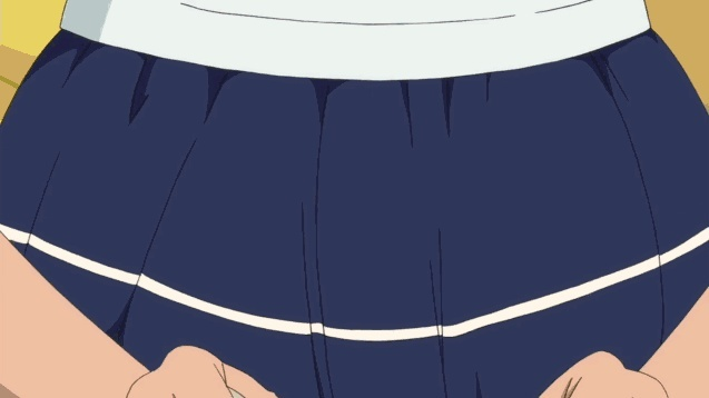 谁家美救英雄钻裙底啊？感觉死了的动态图