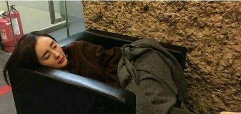 《夜王》幕后众女星打盹睡觉