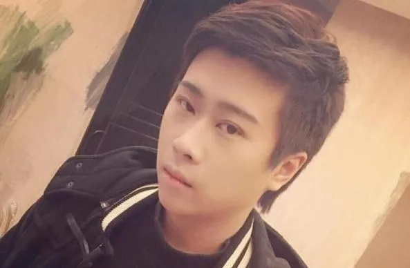 五五开直播能火绝非偶然？LOL技术+整活流量的可复制玩法独家拆解