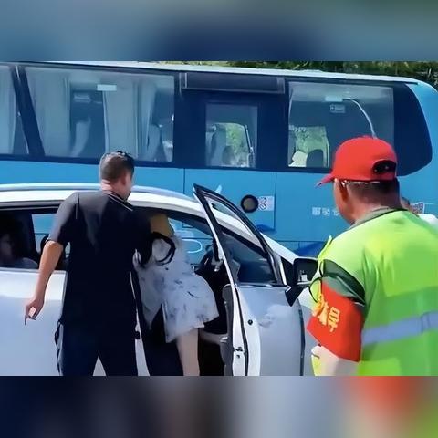 《正当防卫》创作人：30年来行业从未如此懦弱