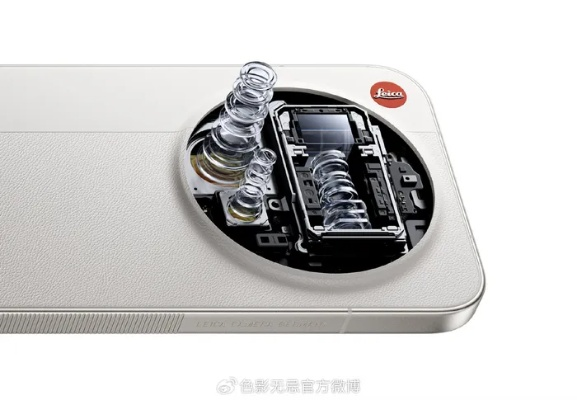 徕卡设计师操刀！小米17 Ultra徕卡版全新黑银色亮相：一体纯黑背板质感拉满