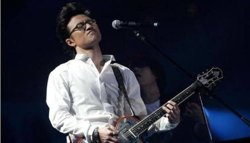 汪峰回应那英歌手夺冠，拆解娱乐圈同辈互动的潜规则与舆论密码