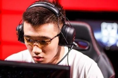 皇族天赐，从YY神豪到游戏生态操盘手，他的玩法藏着哪些可复制门道？