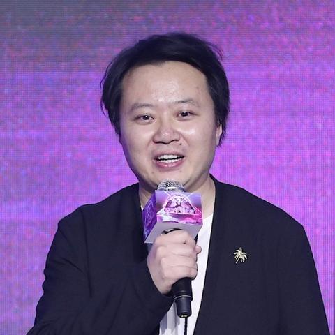 王思聪辞任香蕉娱乐董事长，娱乐资本玩家的撤退，还是新赛道布局信号？