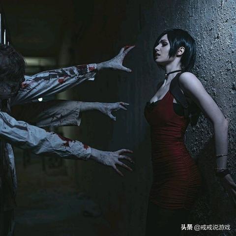 辣妹艾达王COS欣赏 旗袍+精致内衣