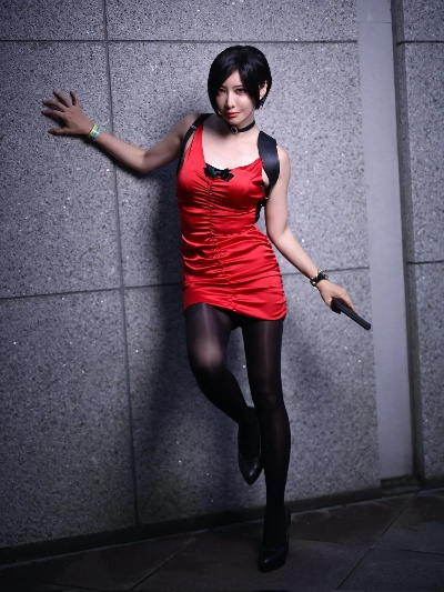 48岁艾达王Coser自称不擅长玩游戏！《生化危机9》交给助手玩