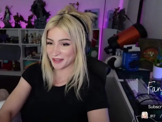 国外美女主播Valkyrae谈游戏改变人生：养活了全家