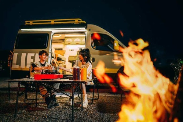 《拾光旅人》4月23日发售 温馨房车旅行生活