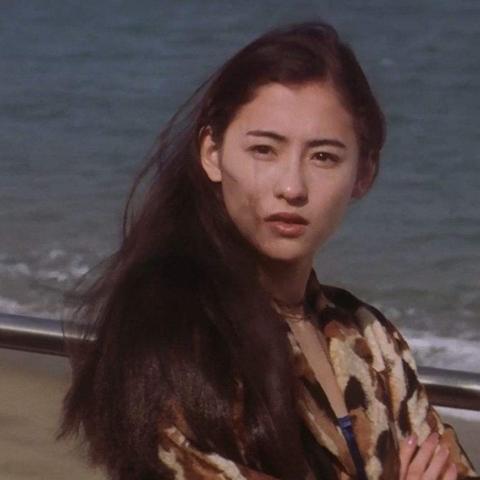 办公室被张柏芝美貌暴击 带新老婆认旧老婆的动态图