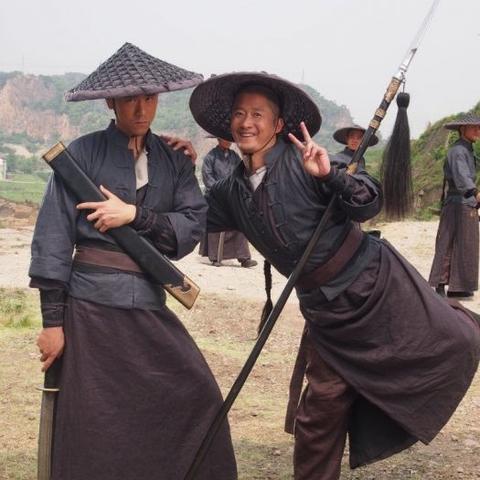 古天乐说从小看刘青云的戏长大 俩人握手好像中间有地雷