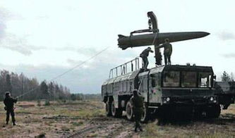 万物皆可弹！里昂在《生化9》中直接用斧头格挡导弹