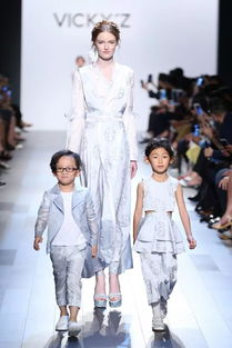 "短剧女王"高调闯巴黎时装周 被曝无人邀请疑自费参加