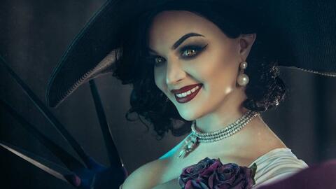 国外小姐姐《生化8》贝拉COS 太带派了