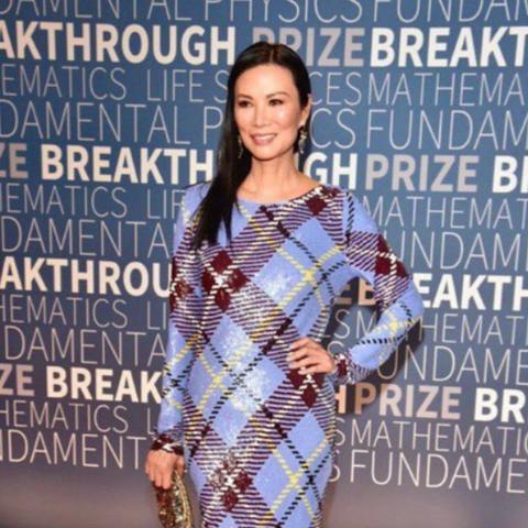 美女在日本泡温泉遭“批评”：不该穿泳衣