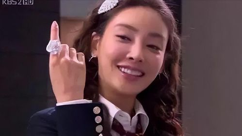 邓家佳新恋情疑曝光，离婚5年觅得新欢？扒全细节、热议点与明星恋爱逻辑