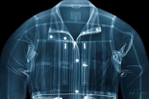 《CS2》给德国玩家提供"X光扫描仪" 开箱前能透视