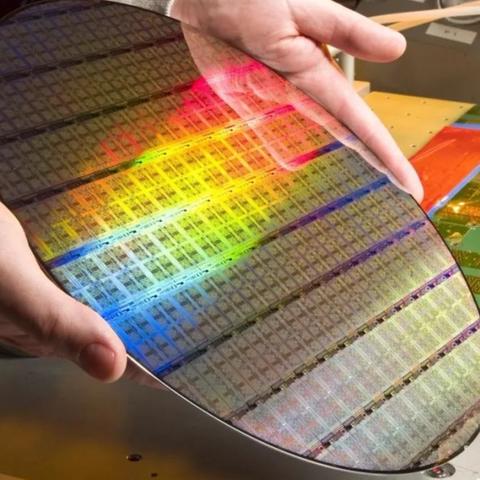 手机、PC等电子产品提价刻不容缓！三星电子：预计Q2 NAND价格再涨100%