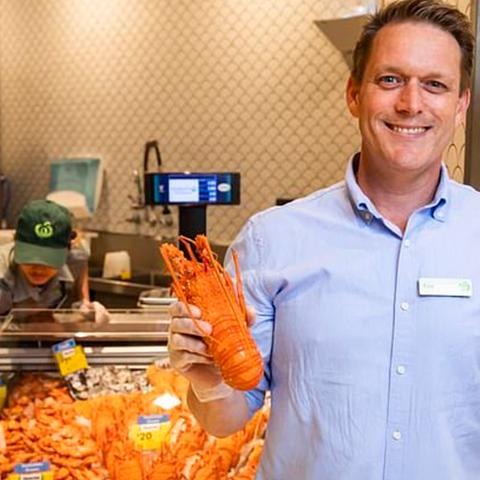 全民疯抢！60岁大爷大妈也开始养龙虾了 官方：极易引发网络攻击、信息泄露