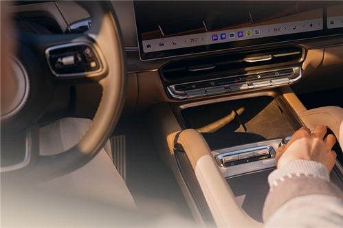 吉利版“宝马X5”登场 极氪8X内饰公布：用上宾利同款音响