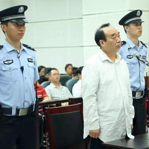 黄金裁决怎么快速霸服？三职业养成+2026最新打金搬砖全解析