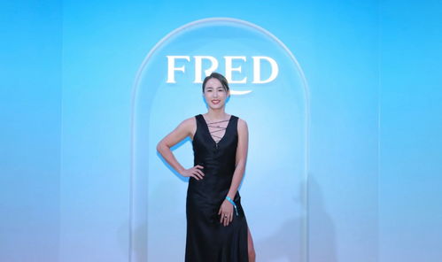 浪莎官宣张婧仪为品牌代言人 新造型尽展优雅惬意