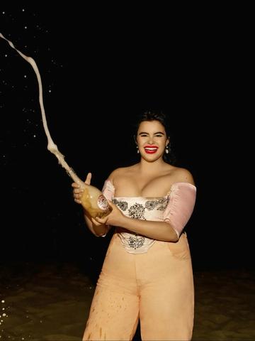 记得《亢奋》里的胖妹凯特么？她瘦身成功了