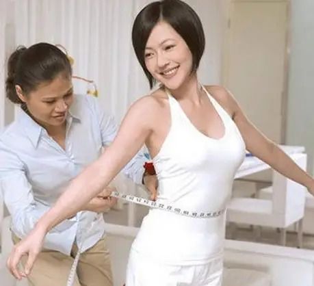 2009年港姐袁嘉敏积极宣传付费平台 越南开房前凸后翘身材