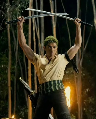 海贼王真人版索隆演员引发外网热议！帅脸大肌肉