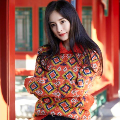 女子当街被机器人吓到医院 警察将机器人押送带走