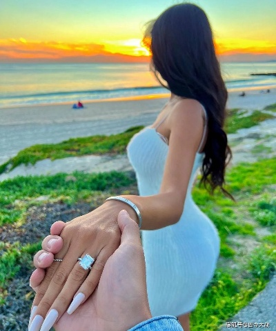 知名OnlyFans女星怀孕 宣布继续拍作品