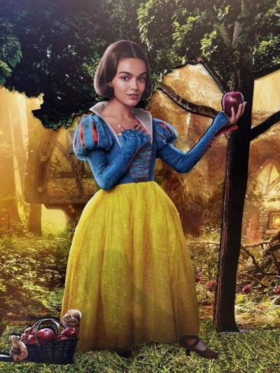 《白雪公主》真人版演员回应争议：不会为了别人舒服就改变自己！