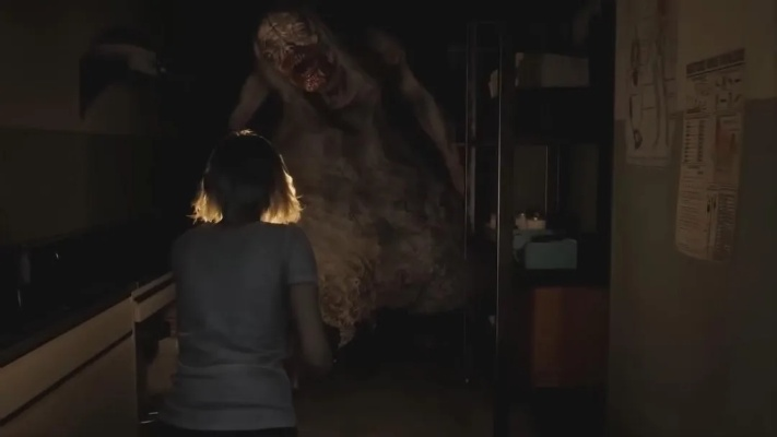 OLED屏玩《生化危机9：安魂曲》实拍！身临其境沉浸感爆炸