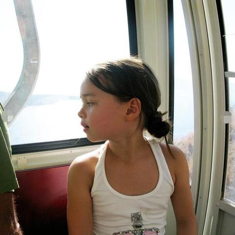 90岁杨老头玩《生化9》贴脸杀毫无波澜：格蕾丝别慌!