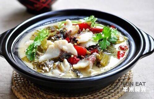 酸菜鱼连锁店菜盆藏3.5cm内增高：顾客被气笑了