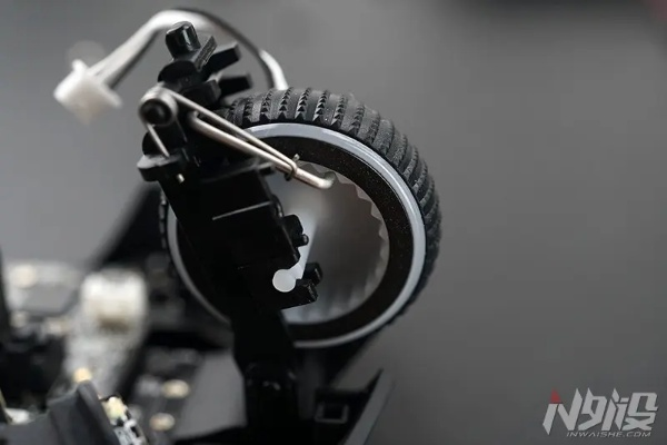 雷蛇AWM联名款外设深度拆解，FPS狙击党专属装备怎么选？