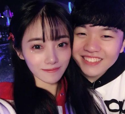 小钰堂哥怒斥Rookie出轨：不想结婚还脚踩两条船！