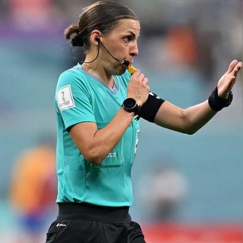 世界杯首位女主裁弗拉帕尔，她凭什么打破男足顶级赛事性别壁垒？