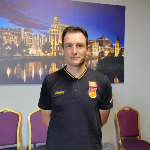 2026赛季寒冰该出啥？核心装备拆解+冷门适配，精准匹配你的上分需求