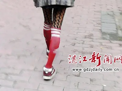 “渐变色丝袜”走红海外 脚到大腿根从深到浅